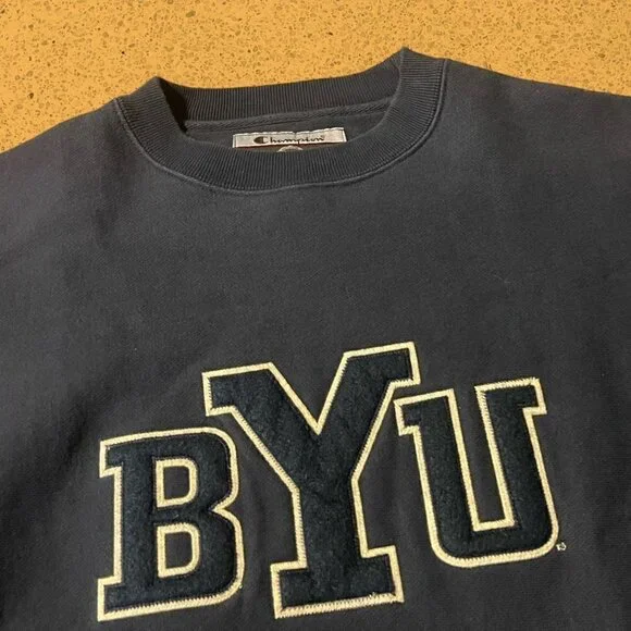 BYU Cougars rare Reverse Weave CHAMPION Sweatshirt college NCAA Brigham Young M - Picture 3 of 6